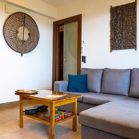 Solea 1 Bedroom Apartment - Central, Comfortable, Cozy, Balcony, Pool, Gym Accra Ngoại thất bức ảnh