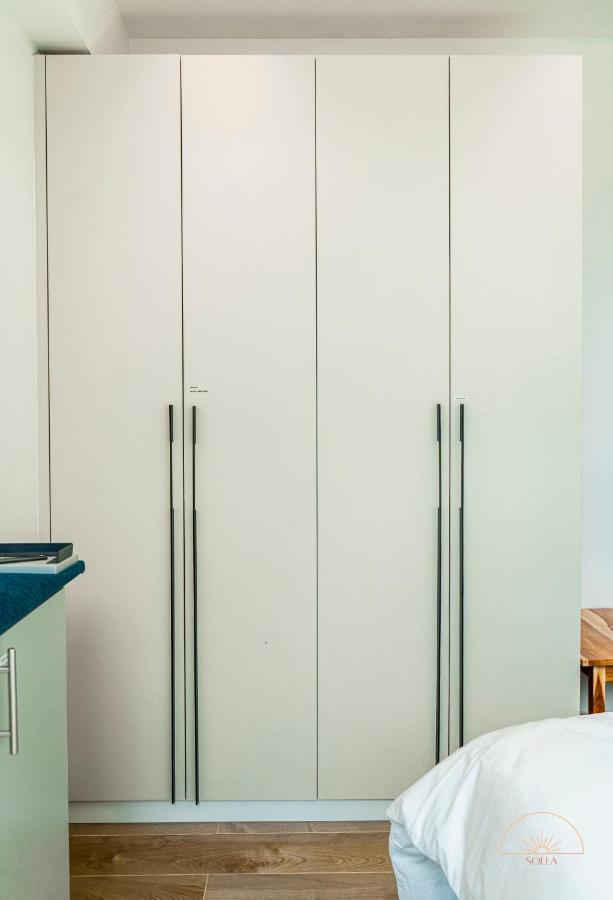 Solea 1 Bedroom Apartment - Central, Comfortable, Cozy, Balcony, Pool, Gym Accra Ngoại thất bức ảnh
