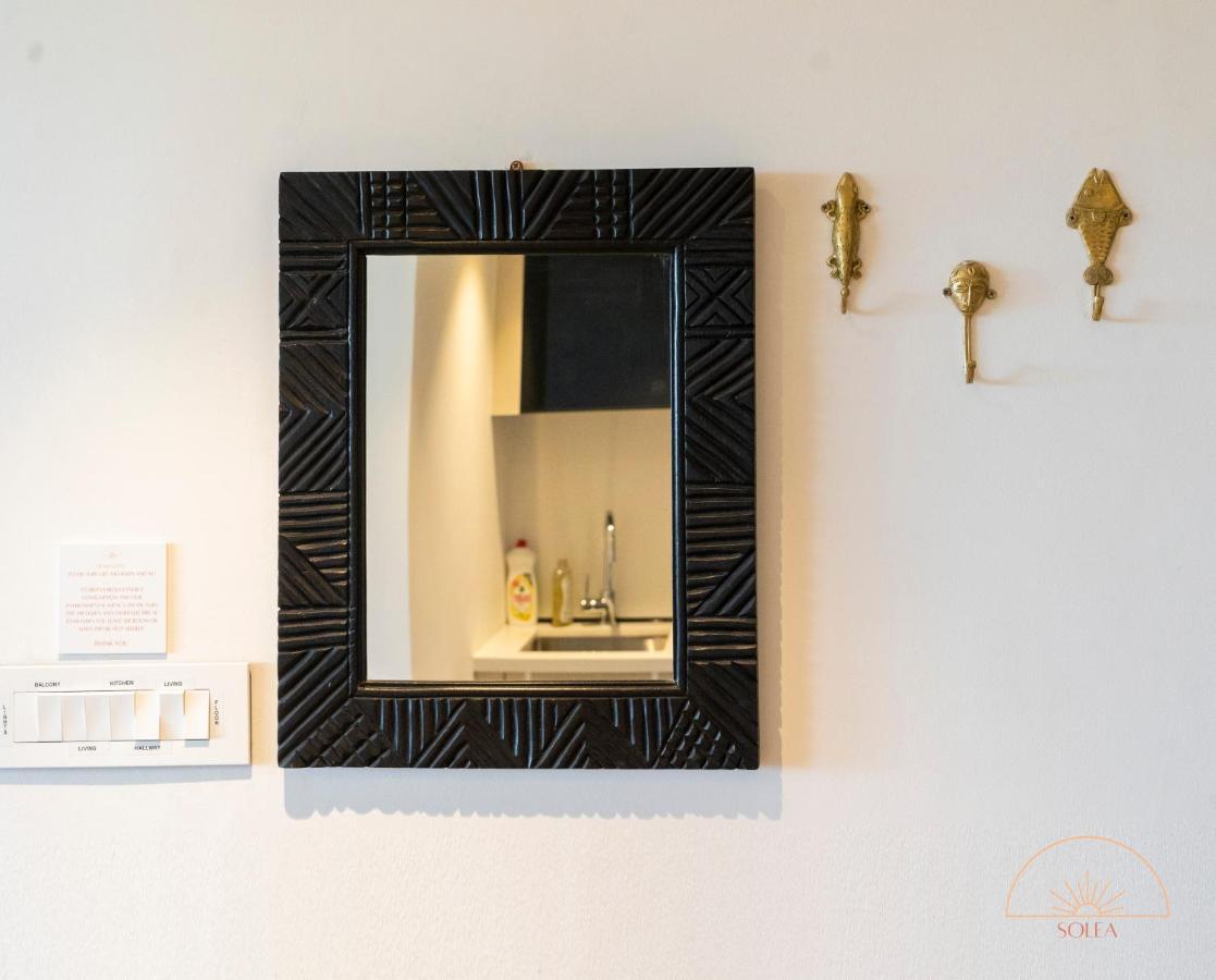 Solea 1 Bedroom Apartment - Central, Comfortable, Cozy, Balcony, Pool, Gym Accra Ngoại thất bức ảnh